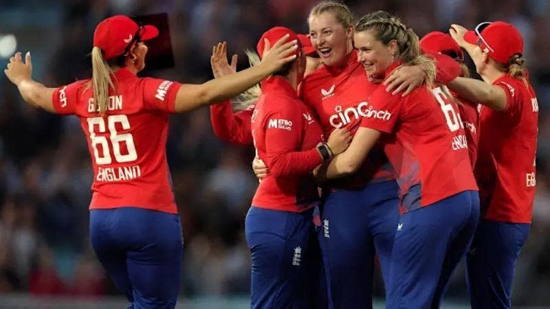 <strong>England’s Thrilling Triumph Reignites Ashes Rivalry</strong>